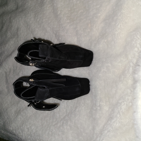 Rebecca Minkoff S. 7 M Black Suede Leather Studded Booties - Picture 4 of 7